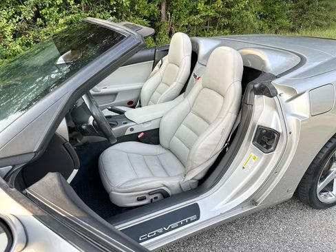 Used 2006 Chevrolet Corvette Coupe w/ Preferred Equipment Group RWD image 12