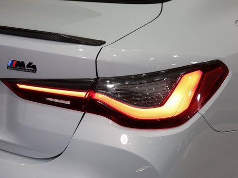 Used 2021 BMW M4 Competition w/ M Carbon Exterior Package image 34