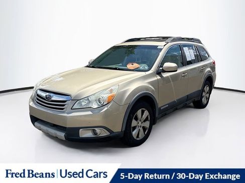 Used 2010 Subaru Outback 2.5i Limited AWD/4WD image 3