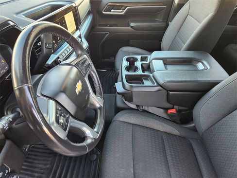 Used 2022 Chevrolet Silverado 1500 LT image 12