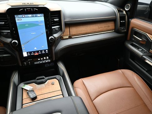 Used 2023 RAM 2500 Limited image 37