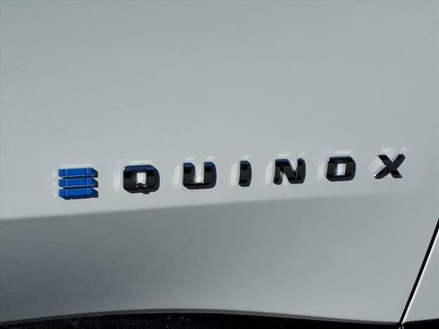 New 2026 Chevrolet Equinox EV LT image 29