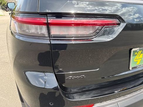 New 2026 Jeep Grand Cherokee L 4WD image 12