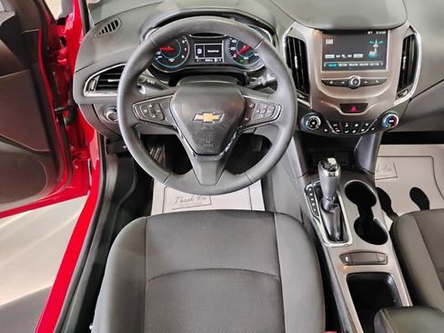 Used 2017 Chevrolet Cruze LT w/ Convenience Package FWD image 44