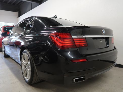 Used 2015 BMW 750Li image 7