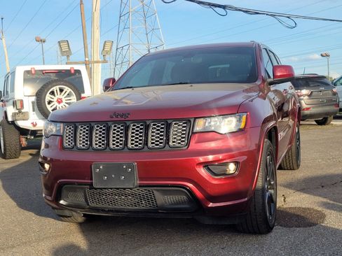 Used 2019 Jeep Grand Cherokee Altitude image 20