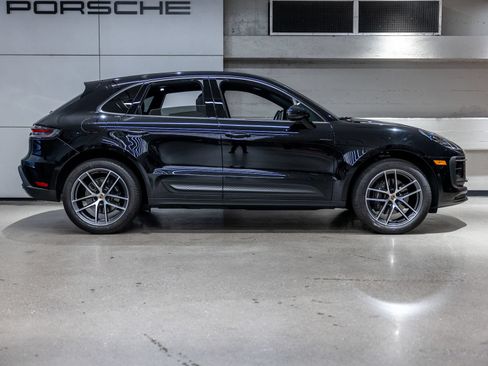 Certified 2024 Porsche Macan w/ Premium Plus Package AWD/4WD image 9