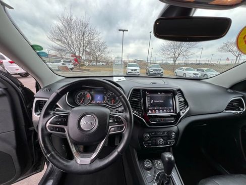 Used 2019 Jeep Cherokee Limited image 36