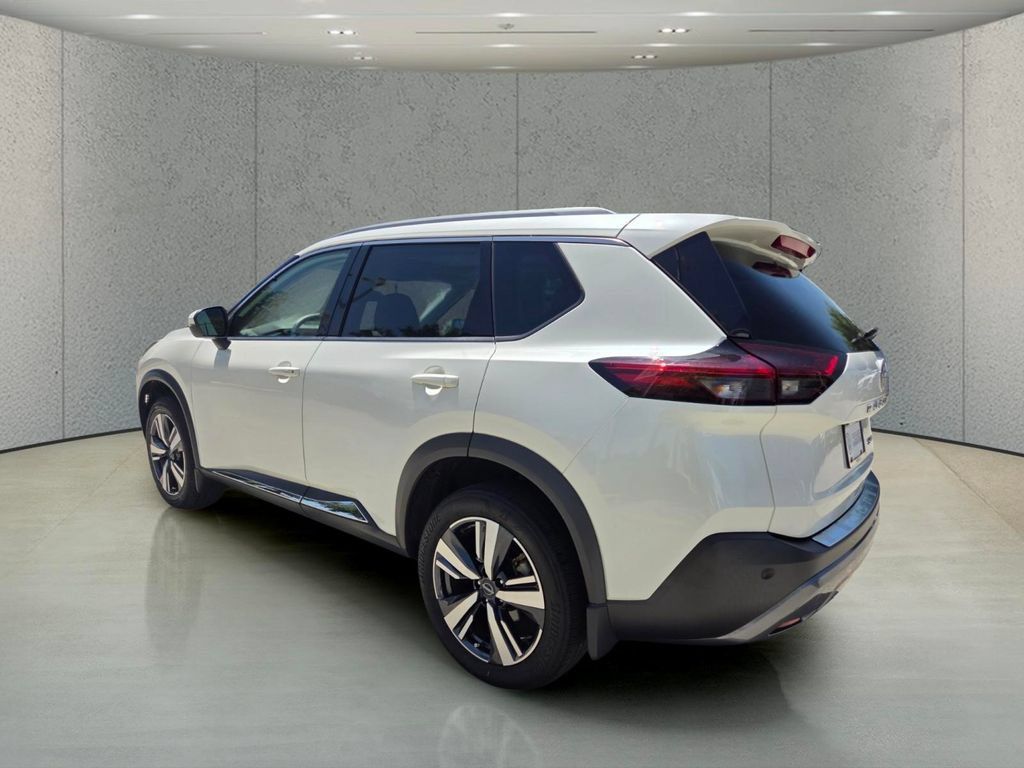 Used 2023 Nissan Rogue SL AWD/4WD image 3