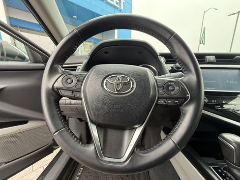Used 2018 Toyota Camry SE image 12