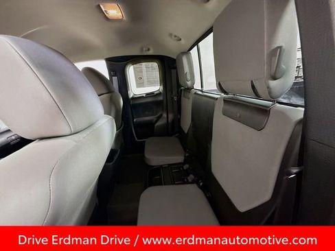 Certified 2022 Toyota Tacoma SR5 image 9