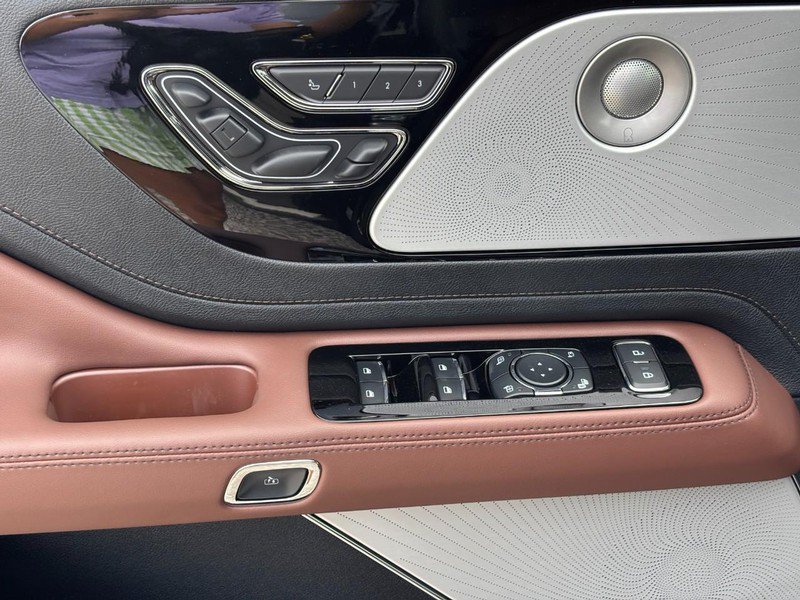 New 2026 Lincoln Aviator Reserve AWD/4WD image 16