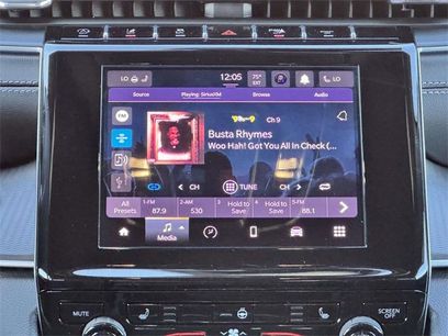 New 2025 Jeep Grand Cherokee Laredo w/ Luxury Tech Group I