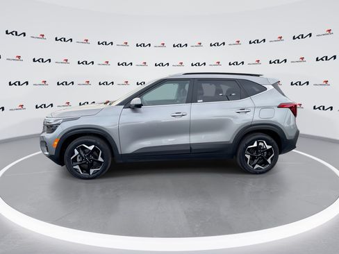 Used 2025 Kia Seltos EX FWD image 5