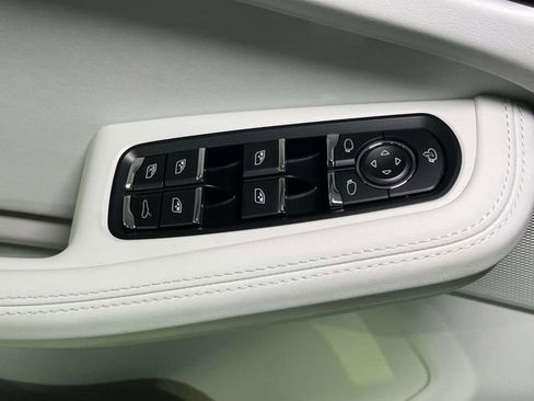 New 2026 Porsche Macan image 34