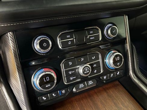 Used 2023 GMC Yukon Denali Ultimate AWD/4WD image 33