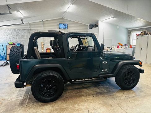 Used 2005 Jeep Wrangler X w/ Tire & Wheel Group (Ecco) AWD/4WD image 5