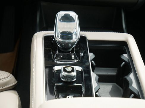 New 2026 Volvo XC90 B6 Ultra w/ Protection Package AWD/4WD image 9