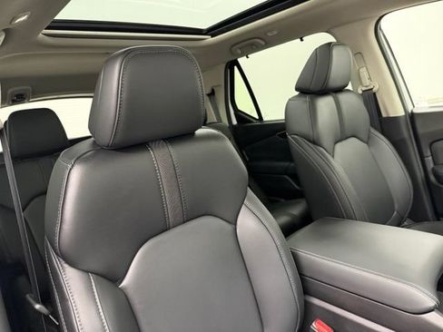 Used 2025 Honda Pilot Touring image 28