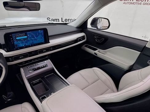 Used 2025 Lincoln Aviator AWD image 24