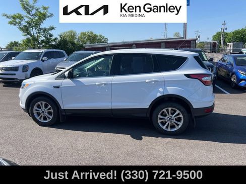 Used 2017 Ford Escape SE FWD image 8