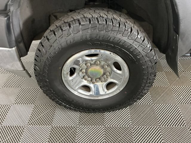 Used 2002 Chevrolet Silverado 2500 LS w/ Off-Road Skid Plate Pkg AWD/4WD image 8