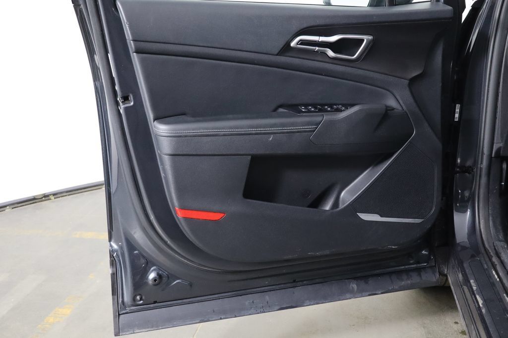 Used 2024 Kia Sportage EX FWD image 18