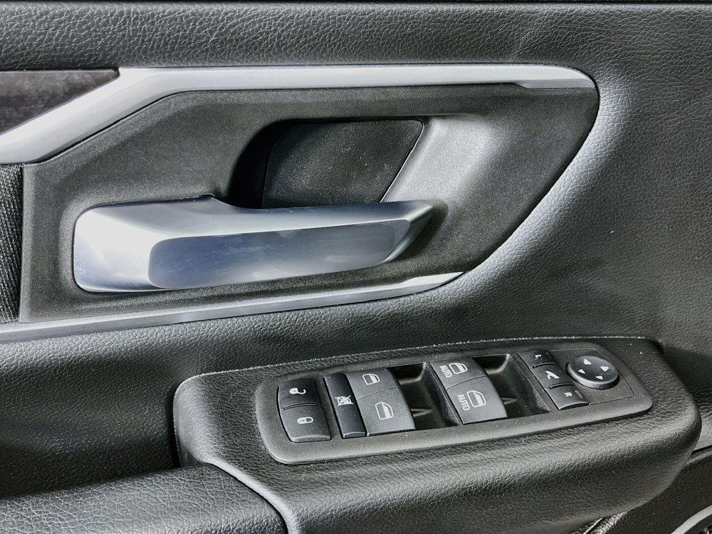 Used 2023 RAM 1500 Big Horn AWD/4WD image 24