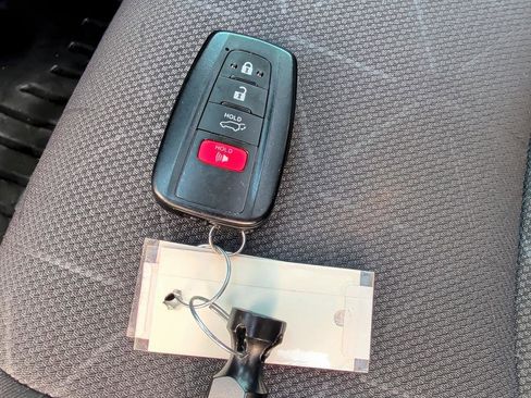 Used 2019 Toyota RAV4 XLE w/ Convenience Package image 30