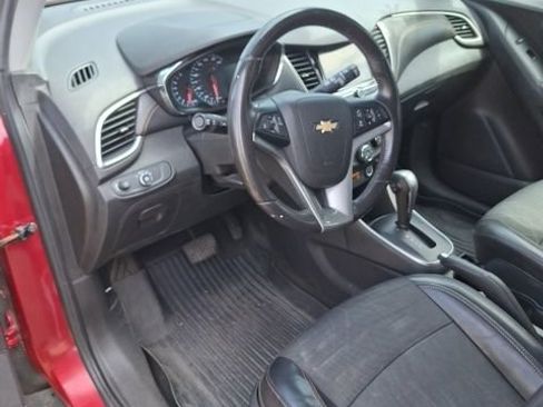 Used 2019 Chevrolet Trax LT w/ Driver Confidence Package AWD/4WD image 12