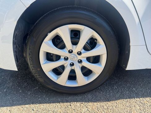 Used 2025 Toyota Corolla LE image 28