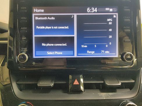 Used 2022 Toyota Corolla LE FWD image 25