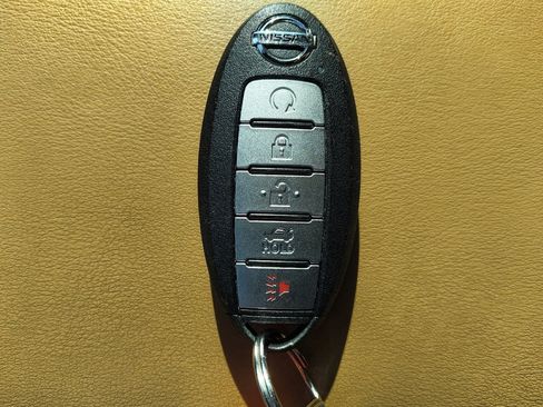 Used 2021 Nissan Sentra SV w/ SV Premium Package FWD image 32