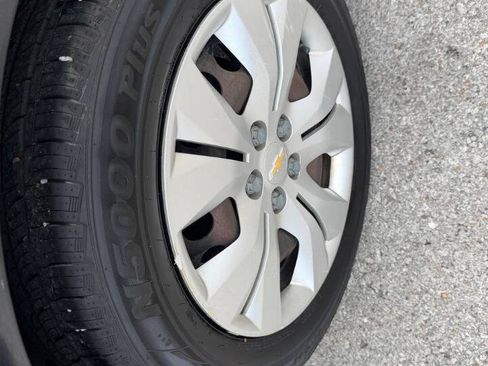 Used 2015 Chevrolet Cruze LS FWD image 28