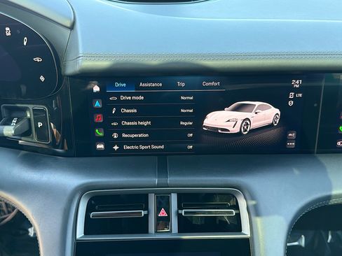 Used 2022 Porsche Taycan Turbo S image 29