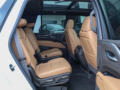 Used 2023 Cadillac Escalade Premium Luxury w/ LPO, Radiant Package AWD/4WD image 40