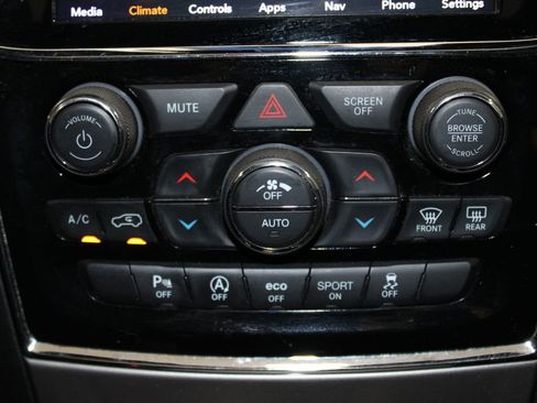 Used 2020 Jeep Grand Cherokee Altitude image 39