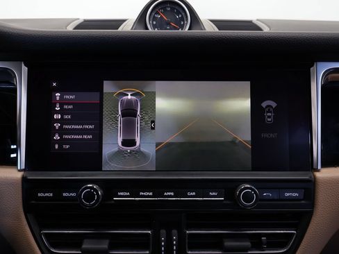 Used 2019 Porsche Macan AWD/4WD image 32