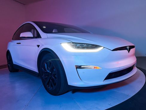 Used 2022 Tesla Model X Plaid AWD/4WD image 6