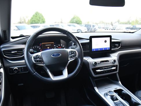 Used 2023 Ford Explorer XLT w/ Equipment Group 202A AWD/4WD image 11