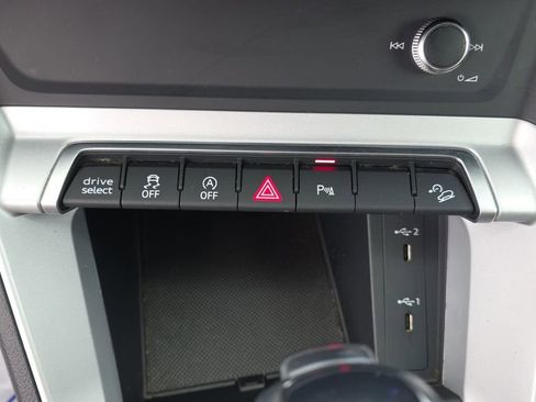 Used 2025 Audi Q3 2.0T Premium AWD/4WD image 21