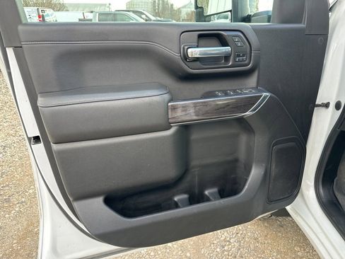 Used 2022 Chevrolet Silverado 3500 LTZ w/ LTZ Convenience Package image 9