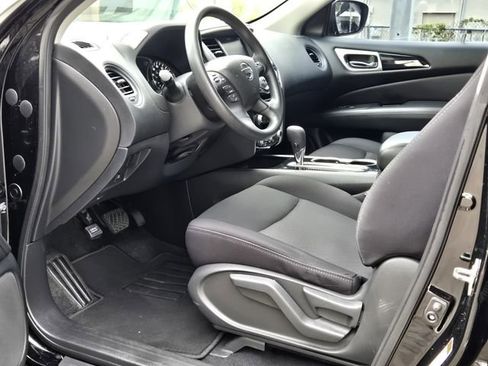 Used 2020 Nissan Pathfinder S image 14