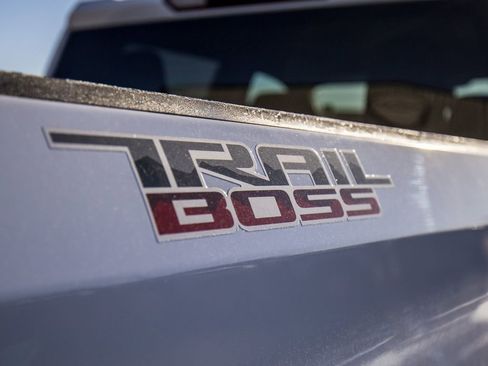 Used 2021 Chevrolet Silverado 1500 Custom Trail Boss image 10