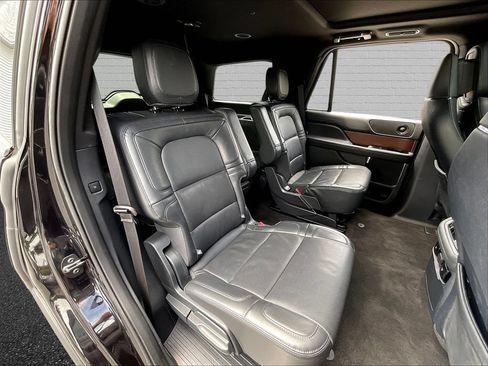 Used 2023 Lincoln Navigator Reserve RWD image 19