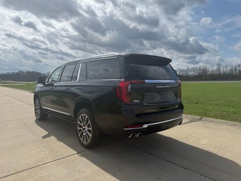 Used 2025 GMC Yukon XL Denali w/ Sun & Power Step Package image 9