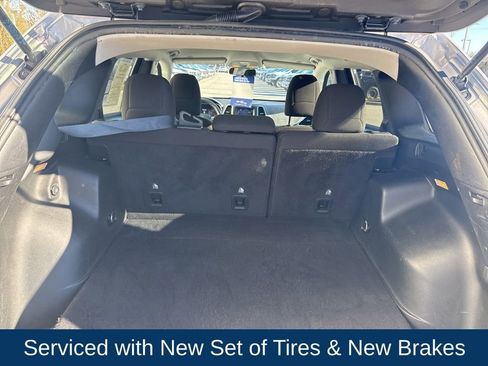 Used 2019 Jeep Cherokee Latitude w/ Popular Appearance Group image 9