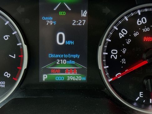 Used 2022 Toyota RAV4 LE FWD image 8