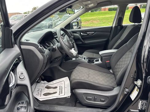 Used 2019 Nissan Rogue Sport SV FWD image 16