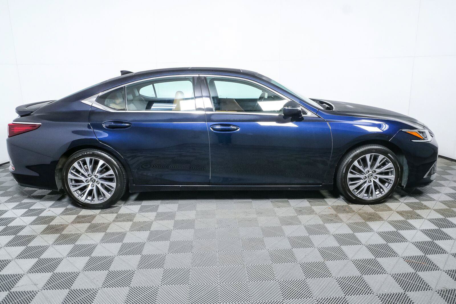 Used 2021 Lexus ES 350 w/ Premium Package FWD image 26